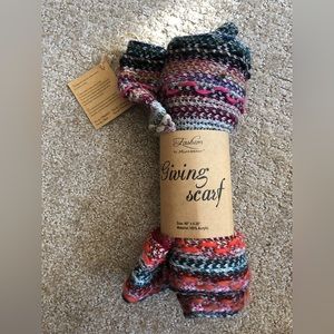 Women’s giving scarf